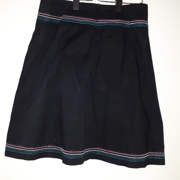 HeartSoul skirt with embroidery and sequins size 3 - Picture 3 of 3